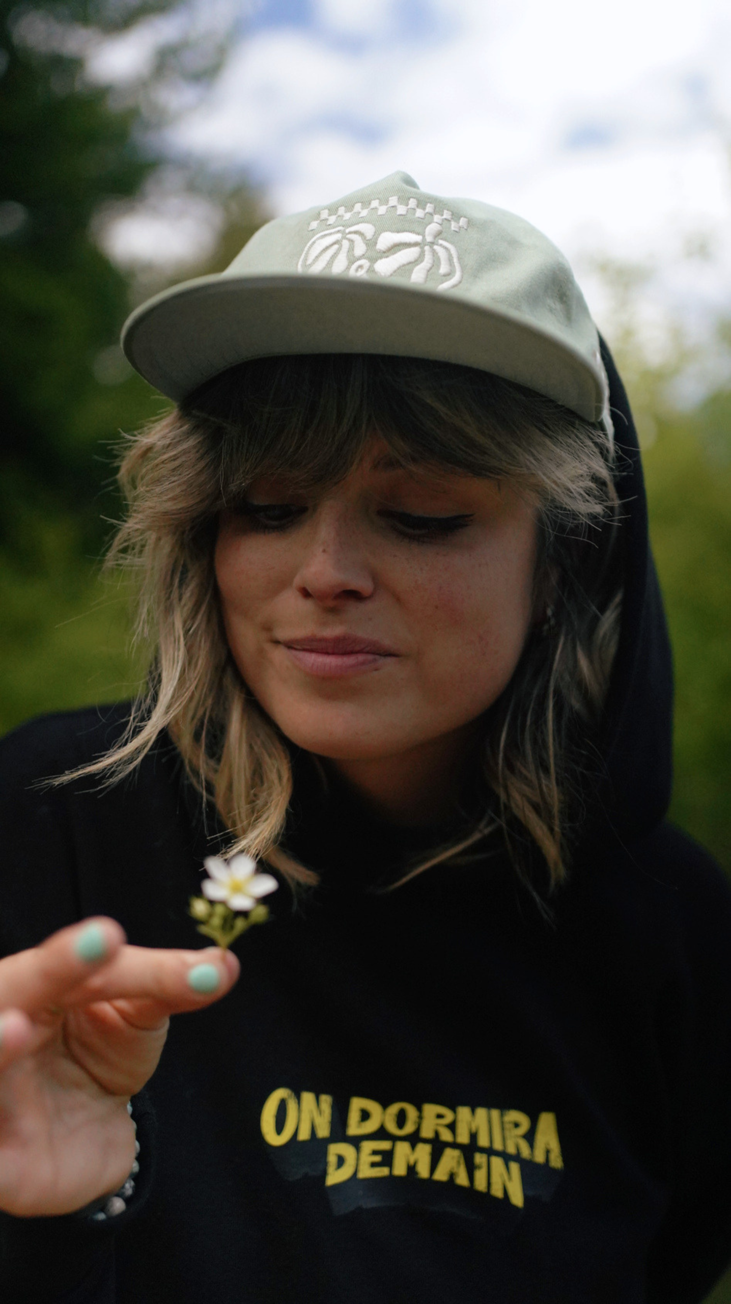 Casquette "Raffy" dessinée à la main – Image 4