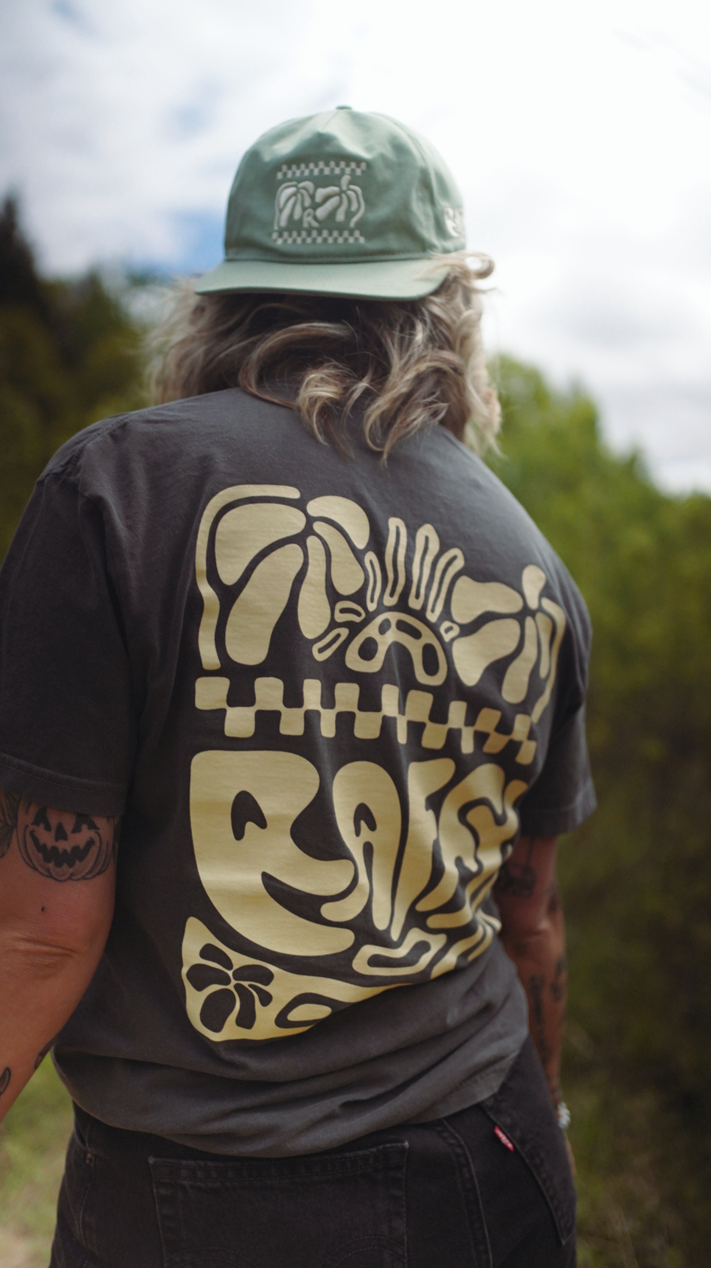 T-Shirt "Raffy" style gris délavé – Image 7